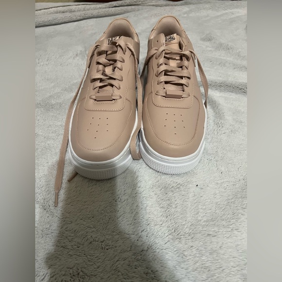 Pink Nike Air Force 1 Pixel - Picture 3 of 4